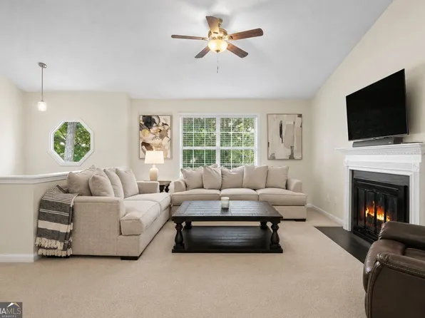 35 Pine Shadows Ct, Dallas, GA 30157