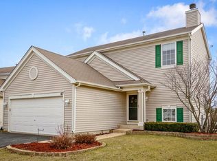 67 Woodland Park Cir, Gilberts, IL 60136