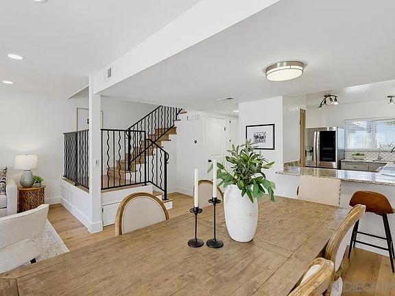 3rd image of 4339 Loma Riviera Ct