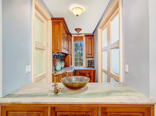 850 East 23rd Street image 13 of 47