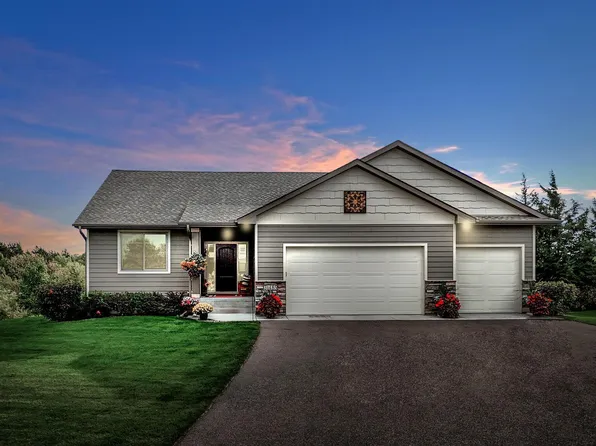 31485 Marvin Ave, Lindstrom, MN 55045