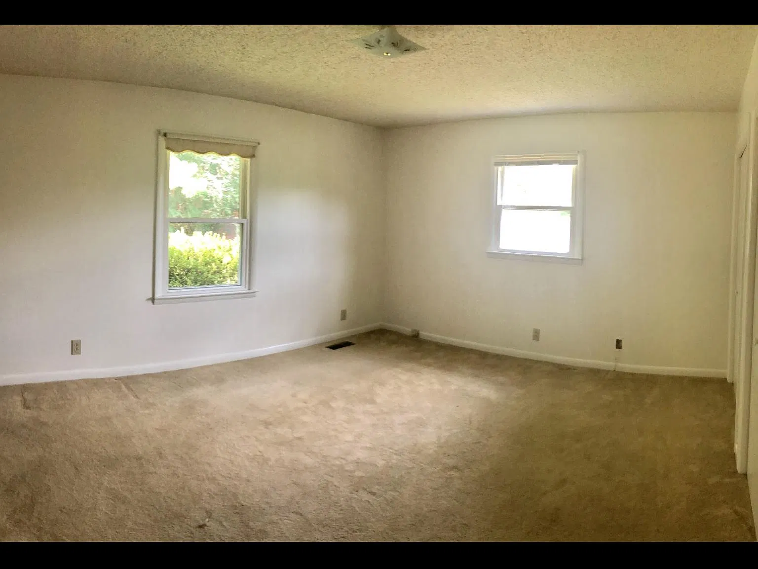 496 Marion Dr — Photo 3
