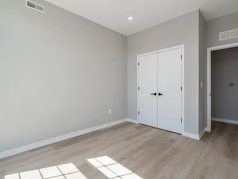 2401 Washington Ave — Photo 28