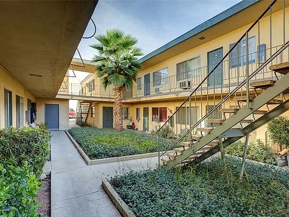 4th image of 1684 Murchison St #11