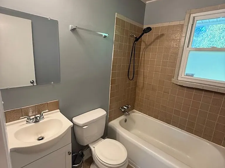 508 Henderson Dr — Photo 20