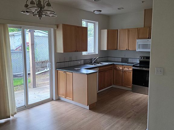 2nd image of 5264 NE 121st Ave APT E-25