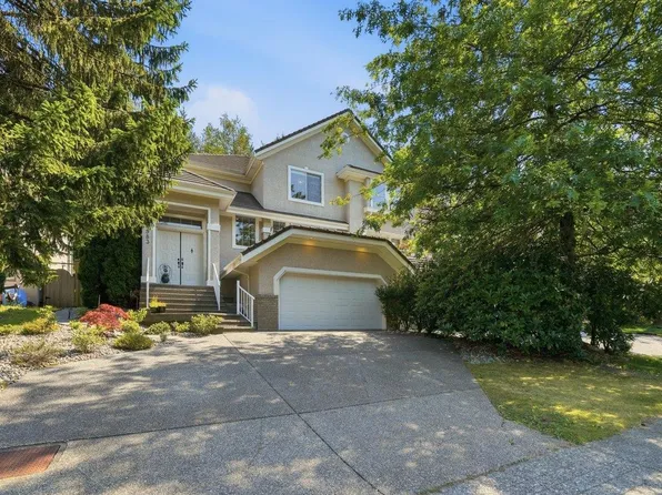 1983 Parkway Blvd, Coquitlam, BC V3E 3J8