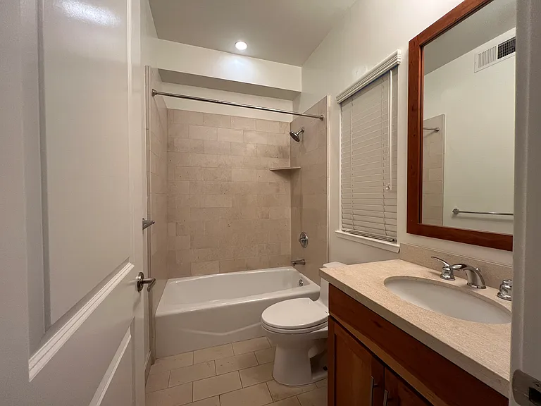 1st floor ensuite bathroom