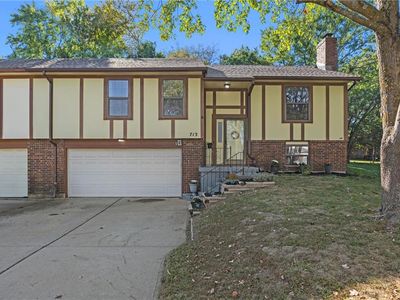 713 S Clairborne Rd, Olathe, KS, 66062