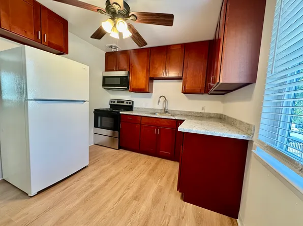 2715 S St APT 6, Sacramento, CA 95816