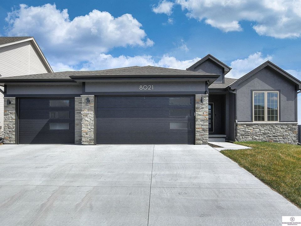 1st image of 8021 S 192nd Ave