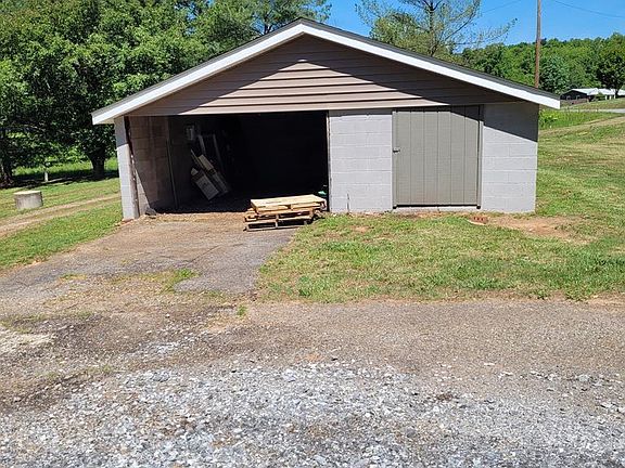 3rd image of 552 Providence Dr