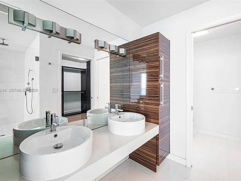 2020 N Bayshore Dr #3904 — Photo 12