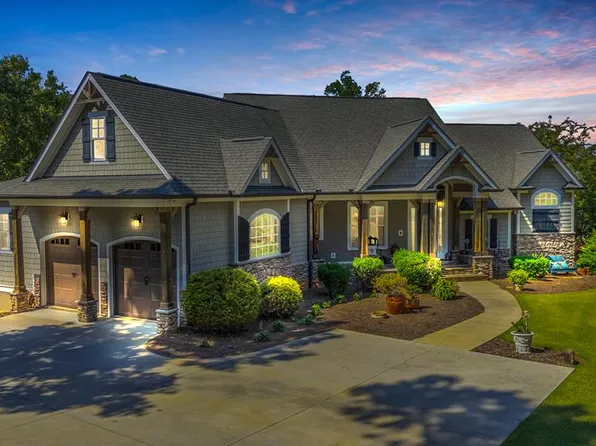 303 Commonwealth Dr, Ninety Six, SC 29666