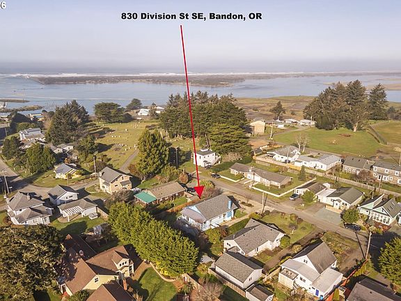 4th image of 830 Division St SE