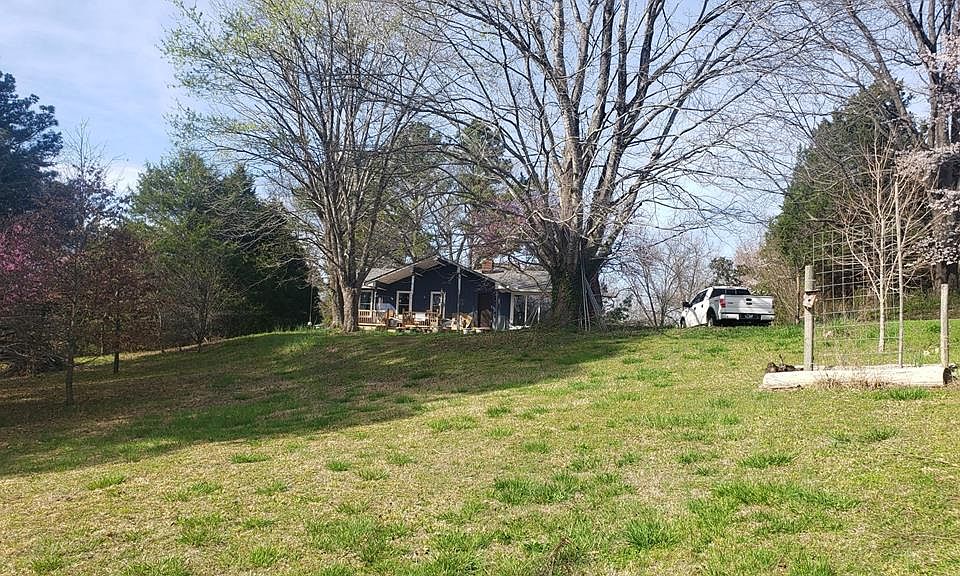1st image of 300 Wildwood Ln