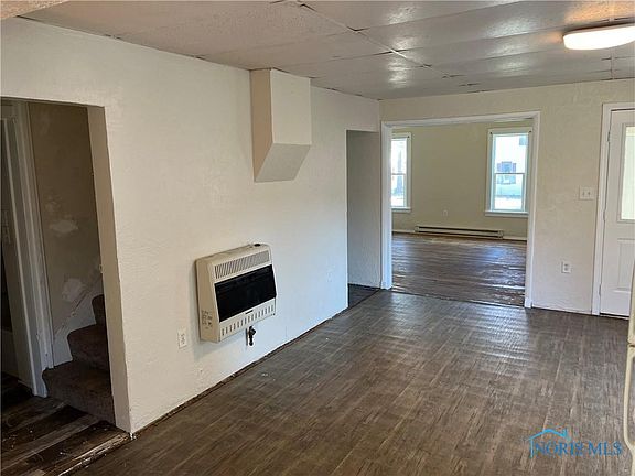 5th image of 601 E Smith St