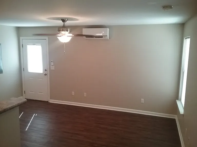1011 Oak St #B — Photo 4
