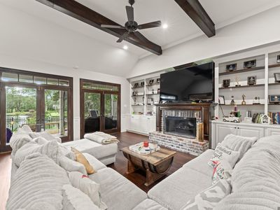 5730 N Shore Dr, Baton Rouge, LA, 70817