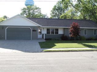 323 Pine St, Hortonville, WI 54944