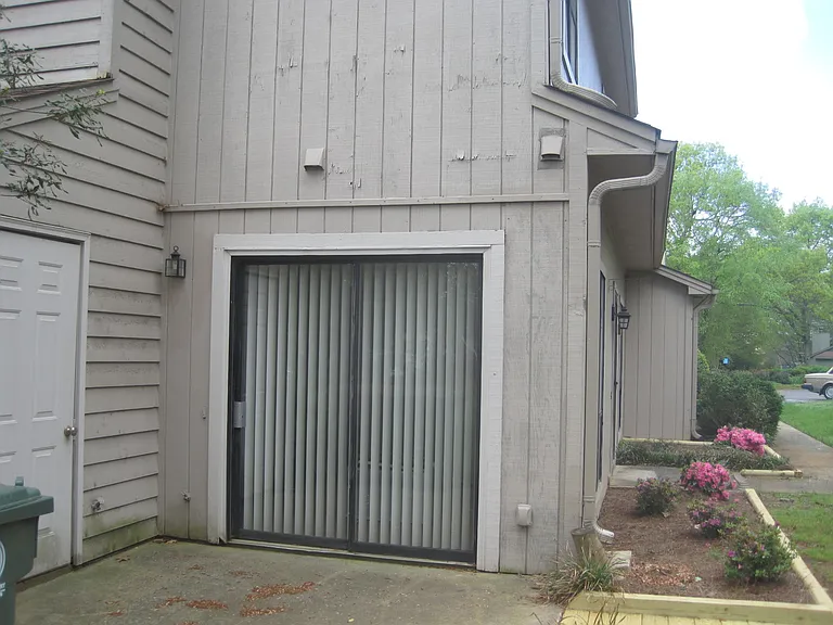 111 Charter Oaks Cir — Photo 10