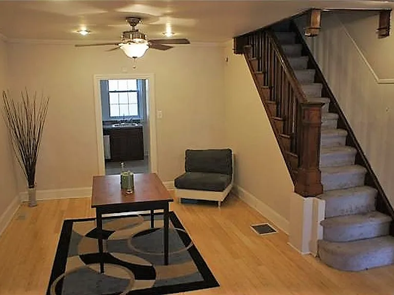 128 Jamestown Ave — Photo 8
