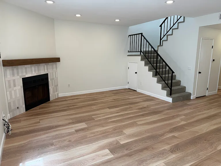 1830 Colby Ave #7 — Photo 3