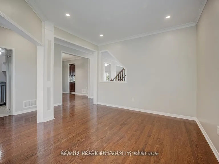 15 Roundstone Dr — Photo 22