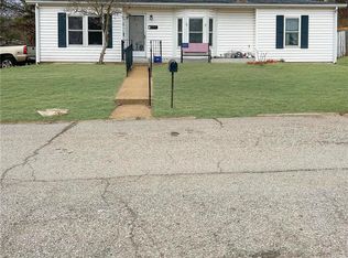 1751 Spruce Dr, High Ridge, MO 63049