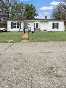 1751 Spruce Dr, High Ridge, MO, 63049