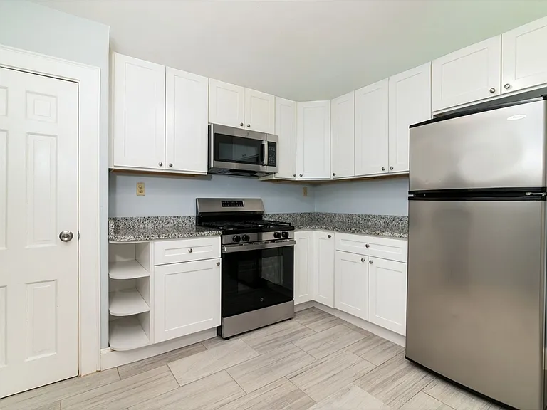 4 Weston Ave #2 — Photo 7