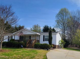 205 Clarmont Dr, King, NC 27021