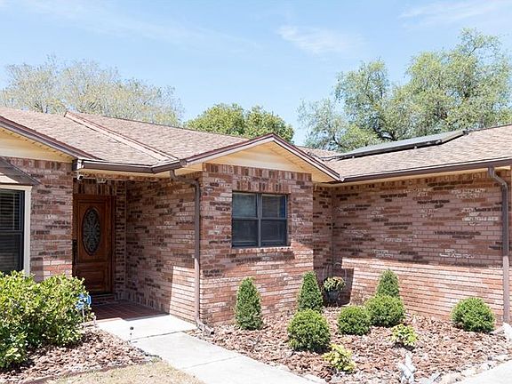 3rd image of 32544 Knollwood Ln