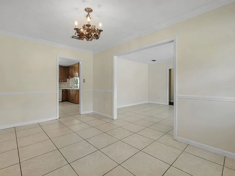 2613 Killarney Way — Photo 24