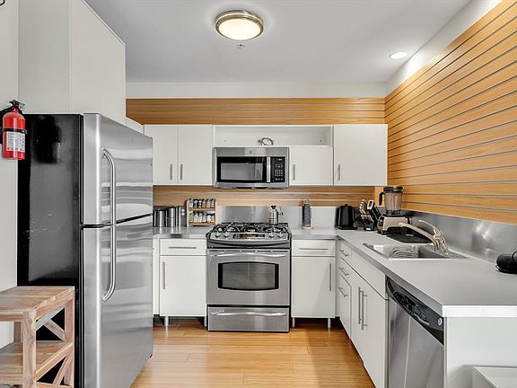 4th image of 251 Heath St APT 421
