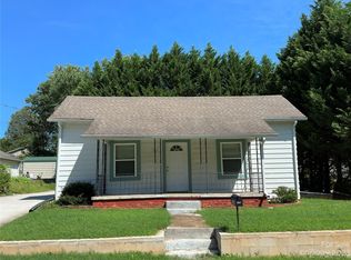 107 N Spring Ave, Newton, NC 28658