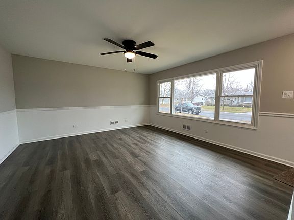 4th image of 37 Blackhawk Dr
