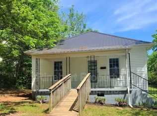 101 Hampshire Ln, Clover, SC 29710