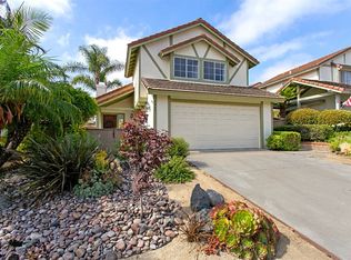 1925 Elm Ridge Dr, Vista, CA 92081