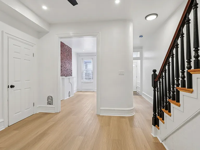 1713 Monument St — Photo 24
