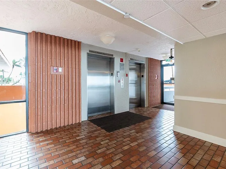 17900 Gulf Blvd #11C — Photo 47