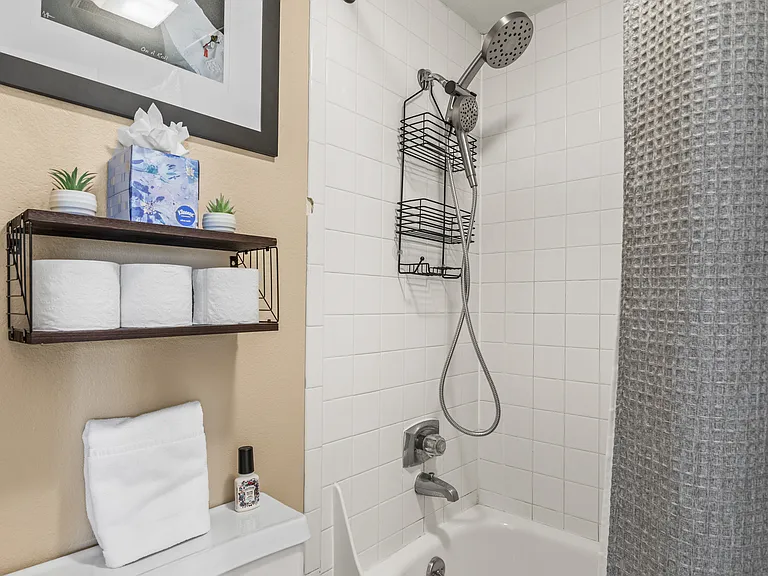 2700 Village Dr #F-101 — Photo 43