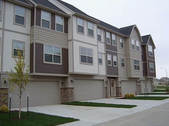 2nd image of 1028 Opal Way