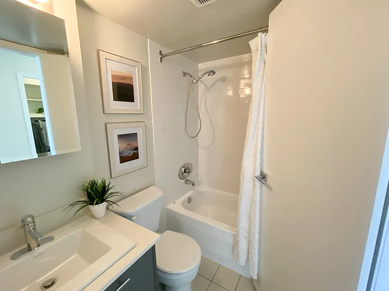 1580 Haro St — Photo 7