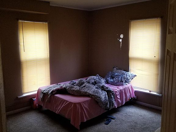 5th image of 2415 Olive St #2