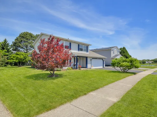 297 Springbrook Ln, Carol Stream, IL 60188