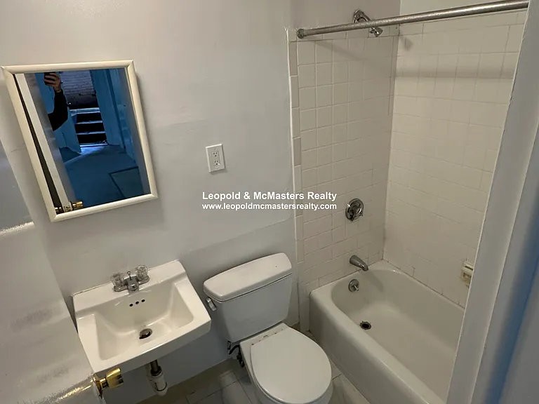 24 Mt. Vernon St apartment — Photo 5