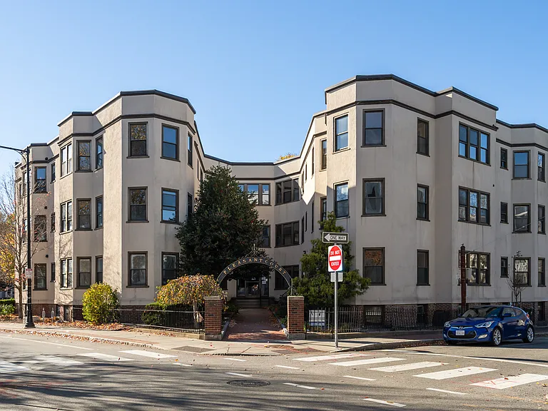 Pleasant Court — Photo 2