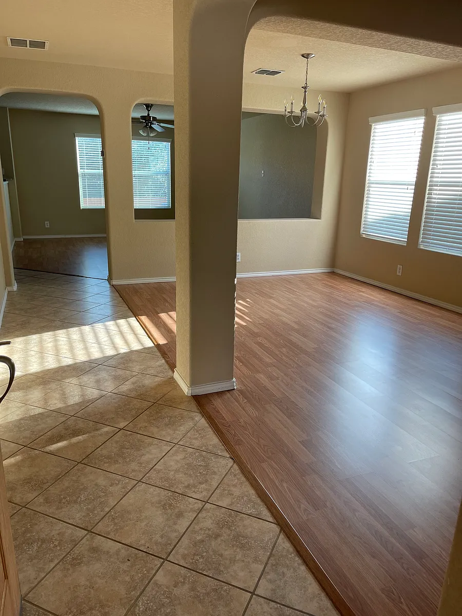 Building Photo - 109 Farmview