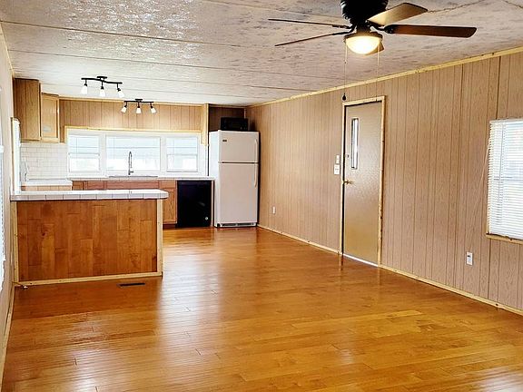 5th image of 65 Charlotte Dr